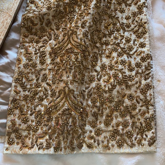 Men’s wedding Kurta, EUC, comes with free traditional hat. - Picture 6 of 9